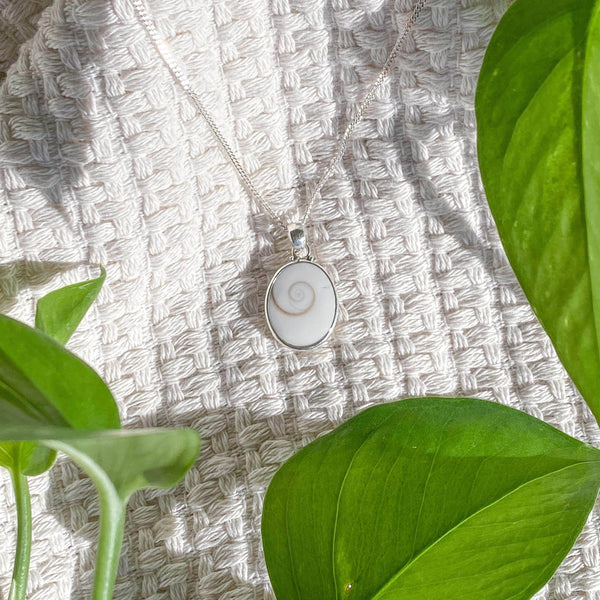 Wind and Soul Shiva Shell Necklace