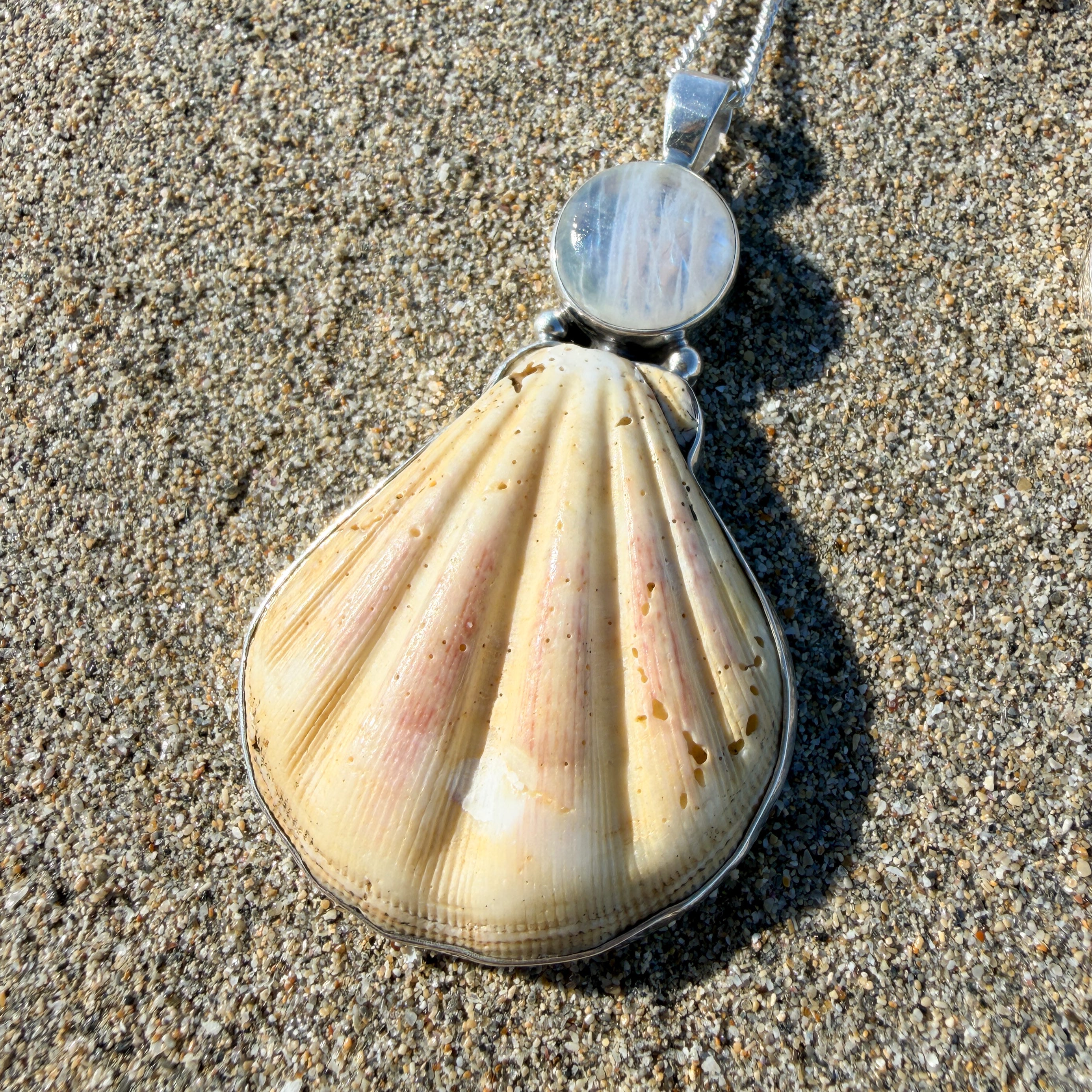 Scallop Shell Necklace - Yellow Moonstone