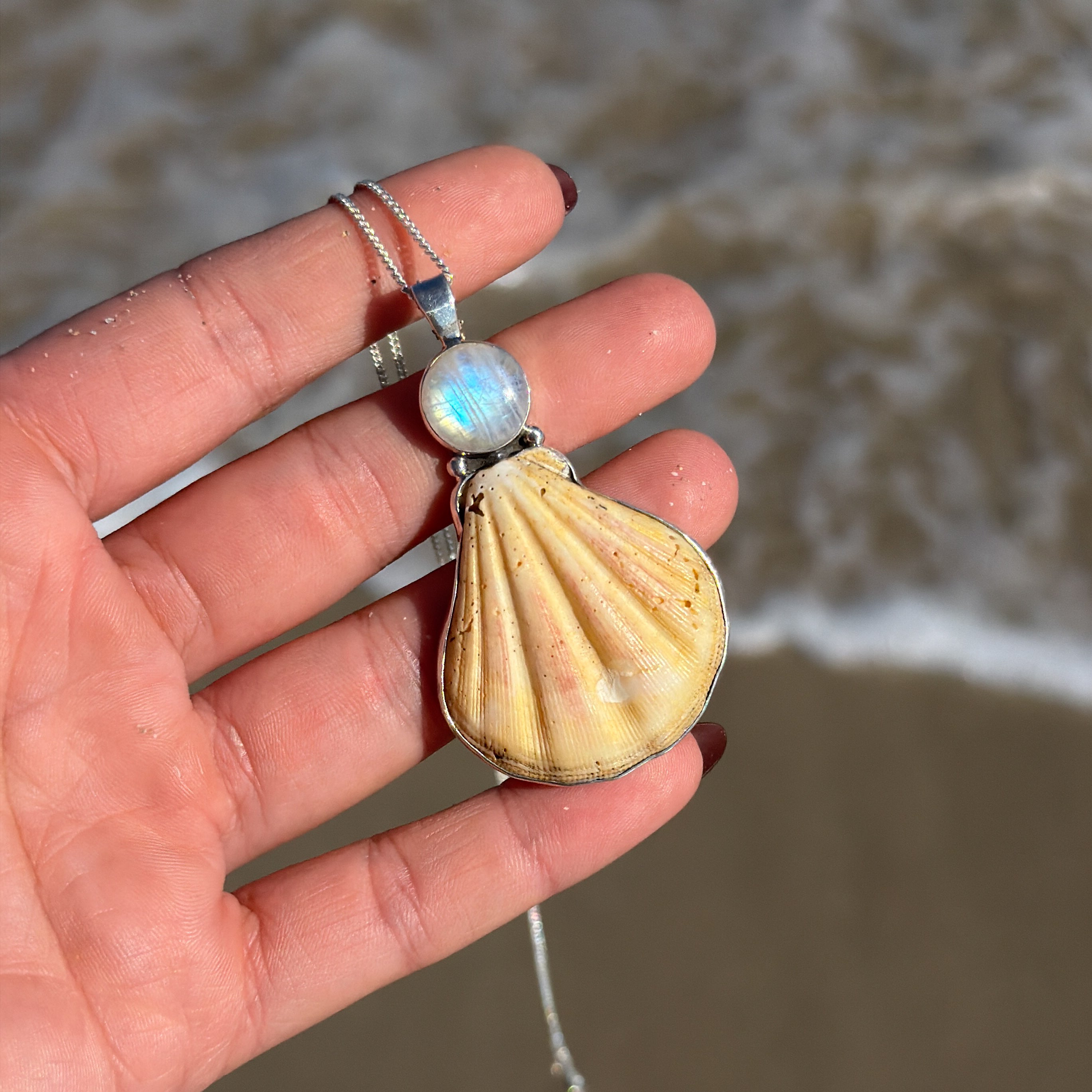 Scallop Shell Necklace - Yellow Moonstone